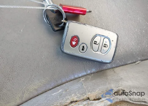 2007 Toyota Camry Hybrid z USA, uszkodzony, nr VIN JTNBB46K473039200